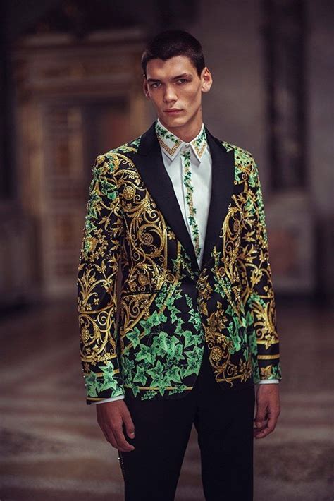 traje versace hombre